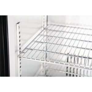 een close-up van een metalen plank
