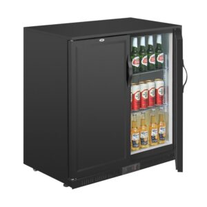 een zwarte koelkast met flesjes bier