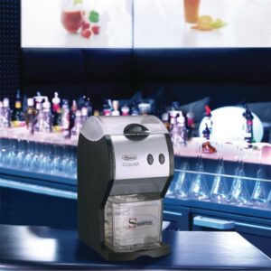 een machine met een container op een toonbank